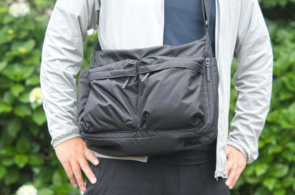 ユニクロ「マルチポケットショルダーバック」