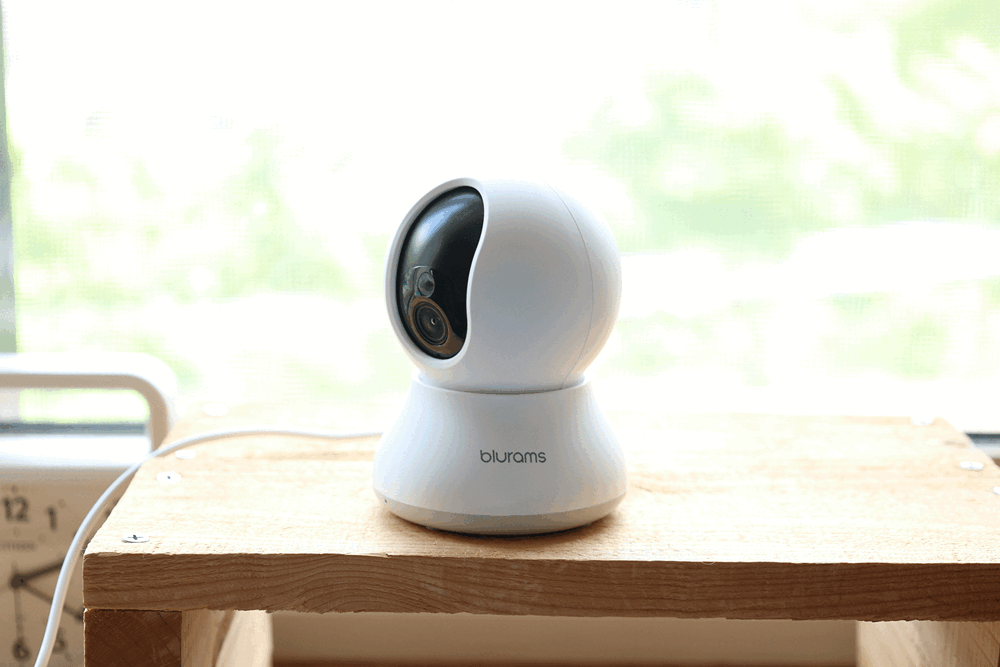 blurams「寵物攝影機 2K 360° 家庭安全攝影機」
