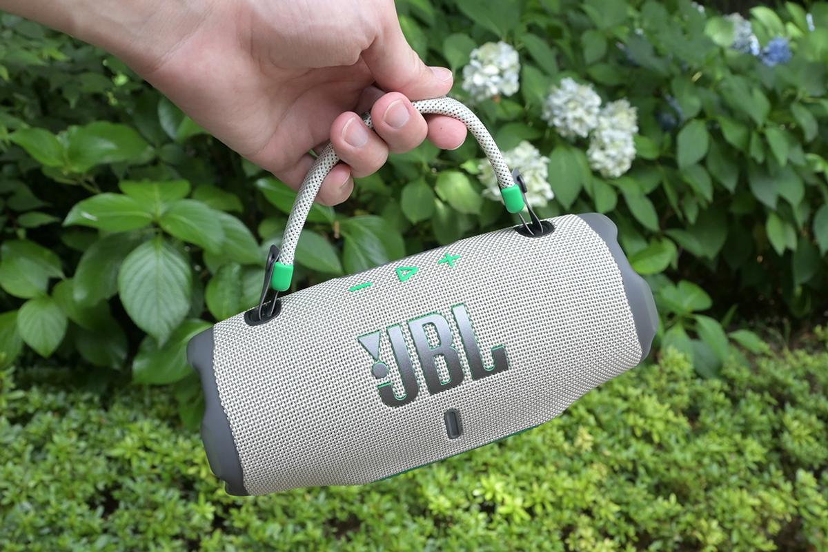JBL「Charge 6可攜式防水藍牙喇叭」開箱評測:可當行動電源的超強藍牙喇叭 JBL「Charge 6可攜式防水藍牙喇叭」開箱評測:可當行動電源的超強藍牙喇叭