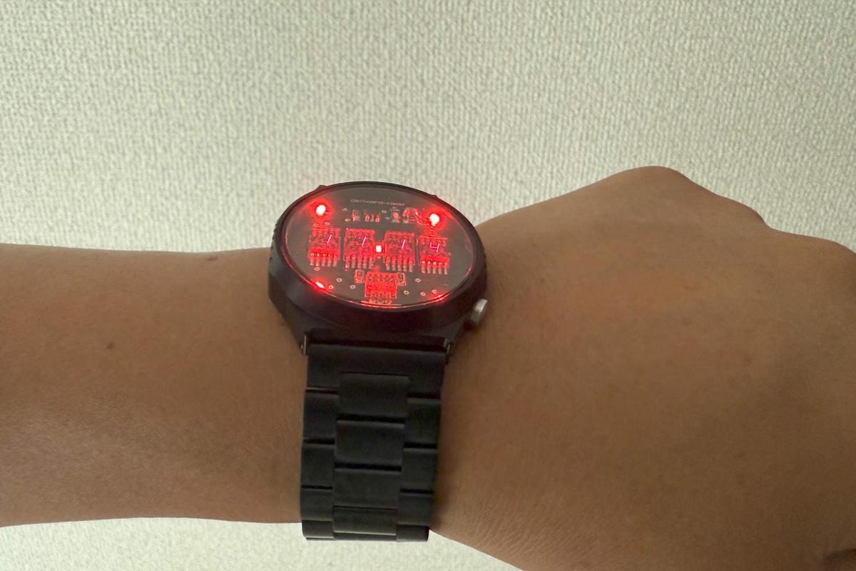 見るたびニヤける。“時間を知る”が楽しくなるレトロLEDウォッチ
