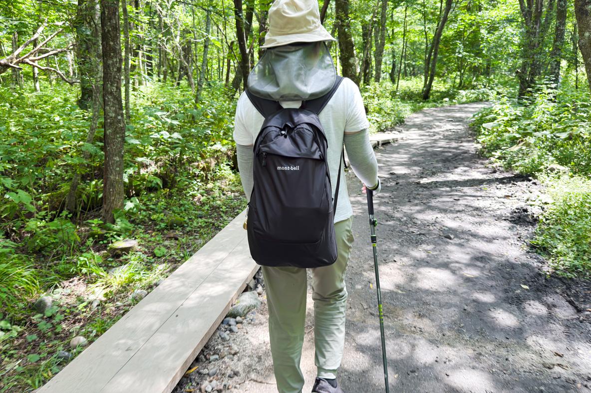 このクオリティ、さすがモンベル。旅行に「手のひらサイズに畳める