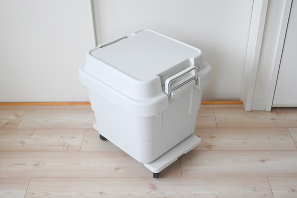 防災グッズの収納は、無印良品の「頑丈ボックス×台車」が容量も