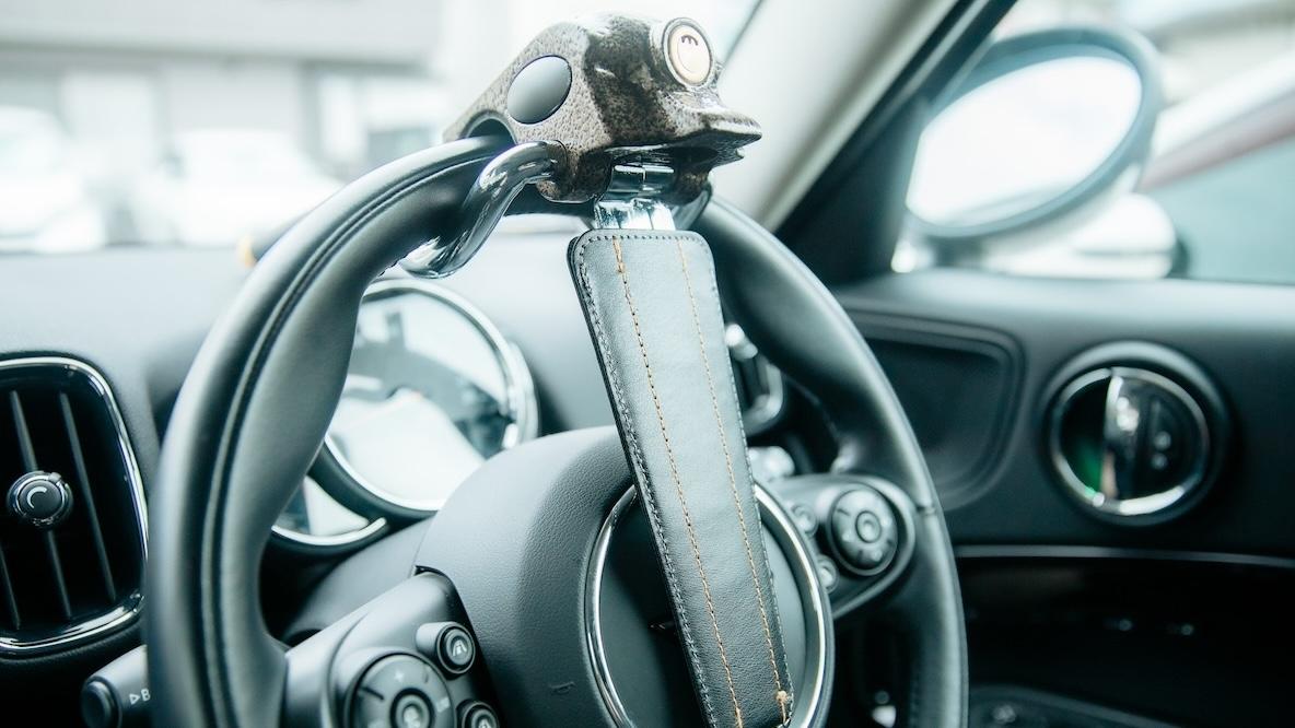 納車から約1ヶ月。はじめての盗難対策グッズに「LESTAのハンドルロック