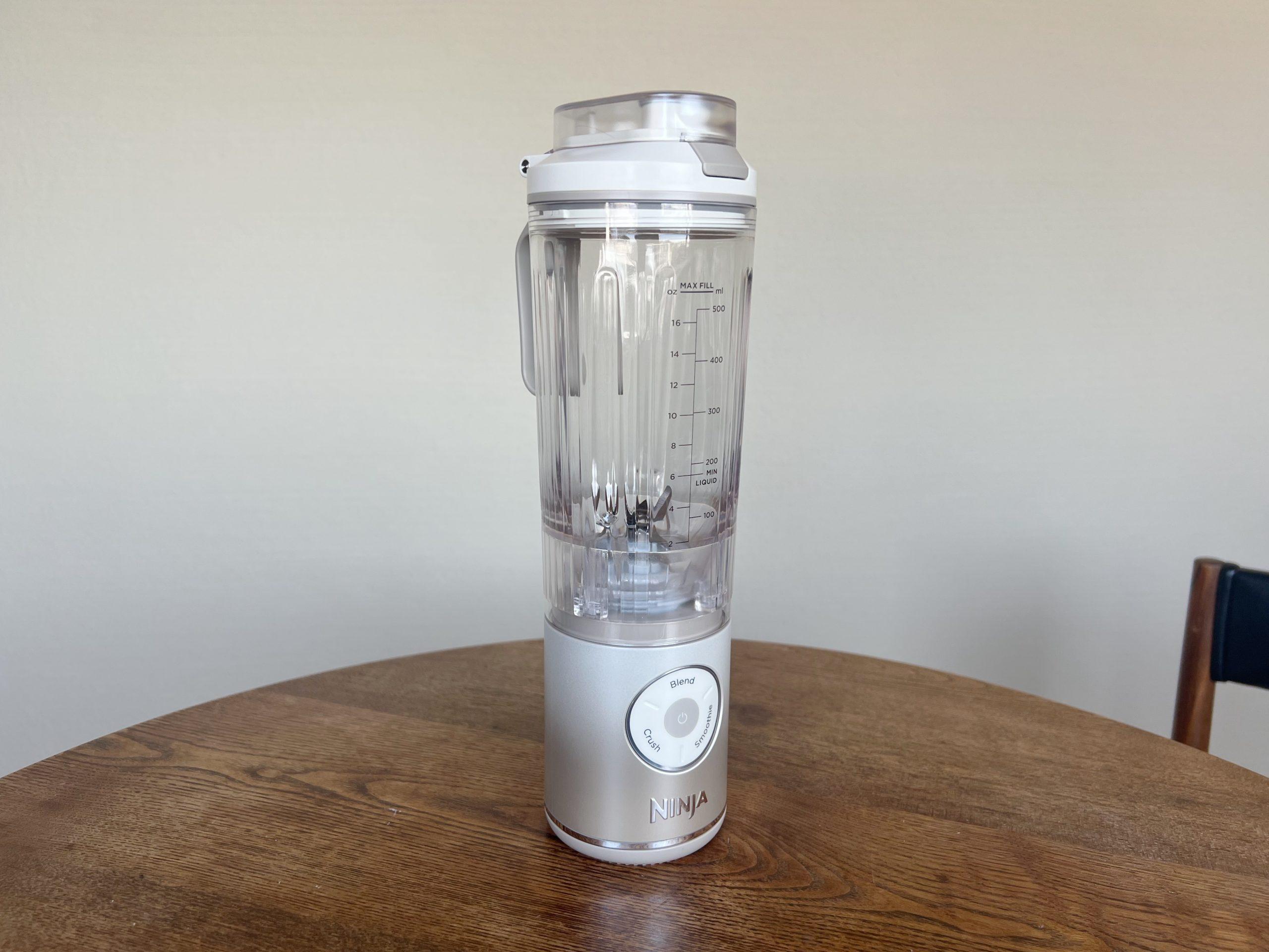 コードレスなのに、氷が砕けるほどパワフル。「作ってそのまま