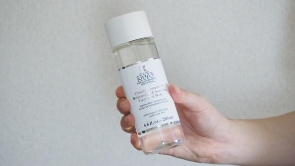 しっとりするのに、ベタつかないって最高。キールズ「発光化粧水」を1