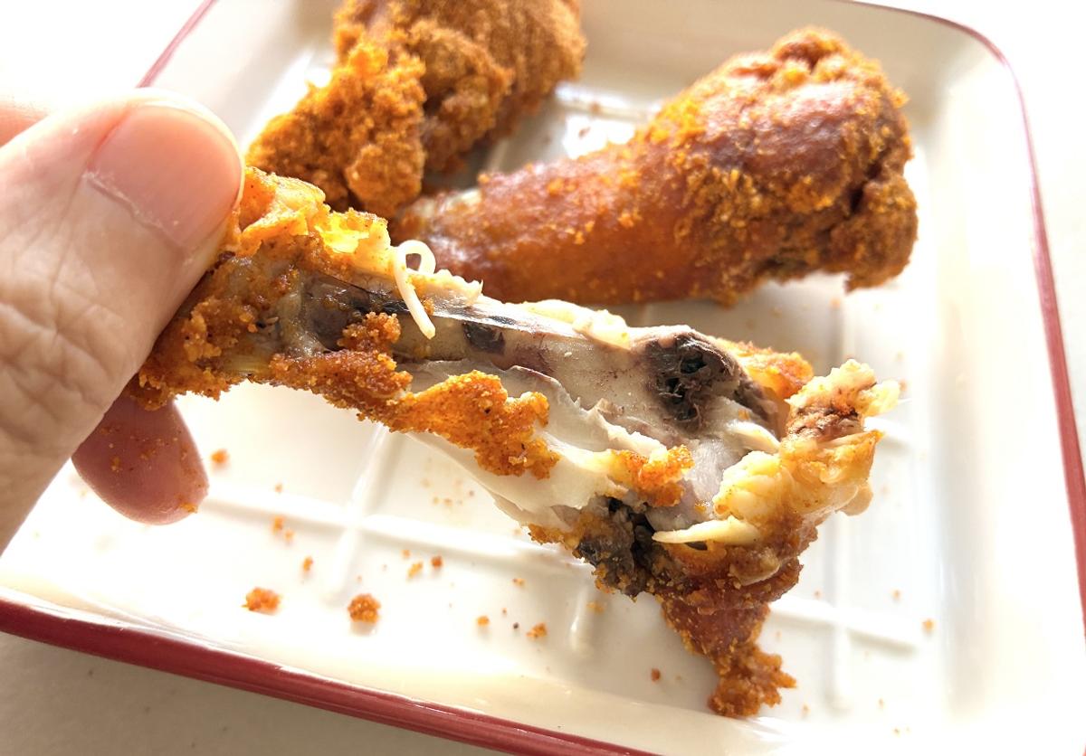 カルディ「レンジで手羽唐揚! あらびきペッパー味/スパイシータンドリー味」