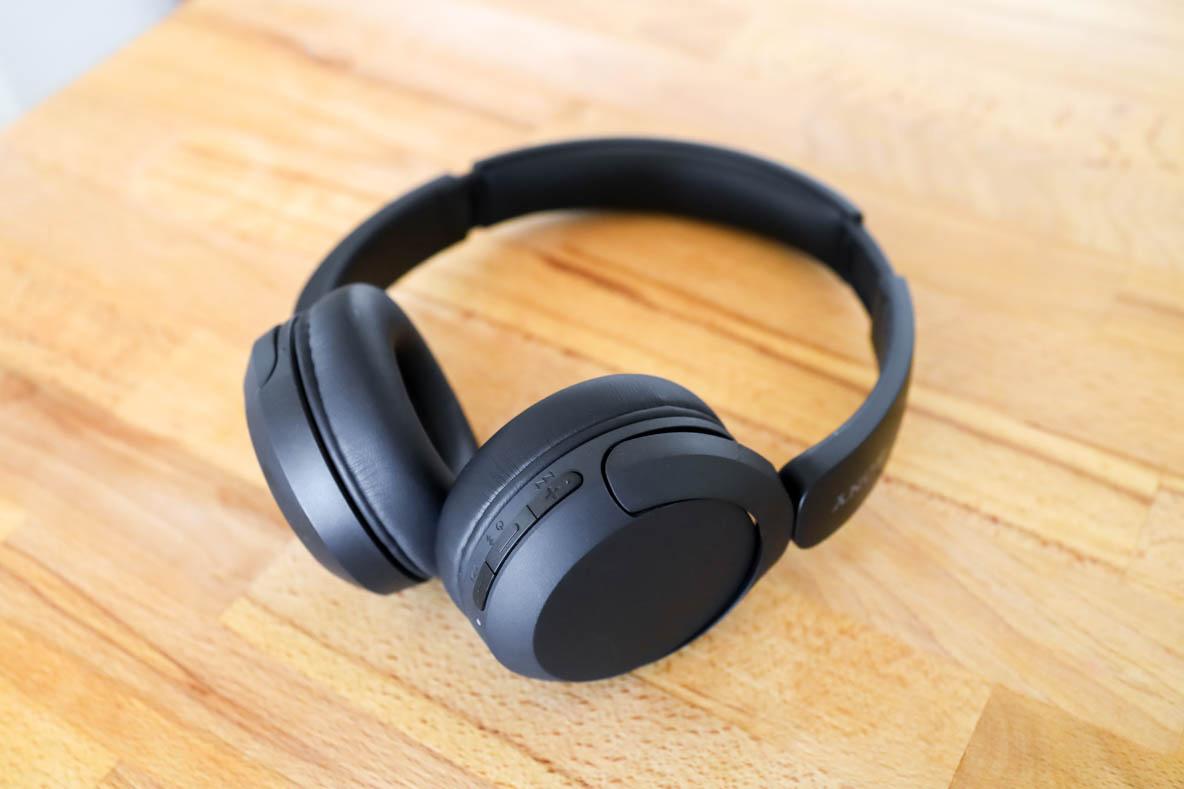 私が「SONYのノイキャンなしヘッドホン」をあえて使う理由はね