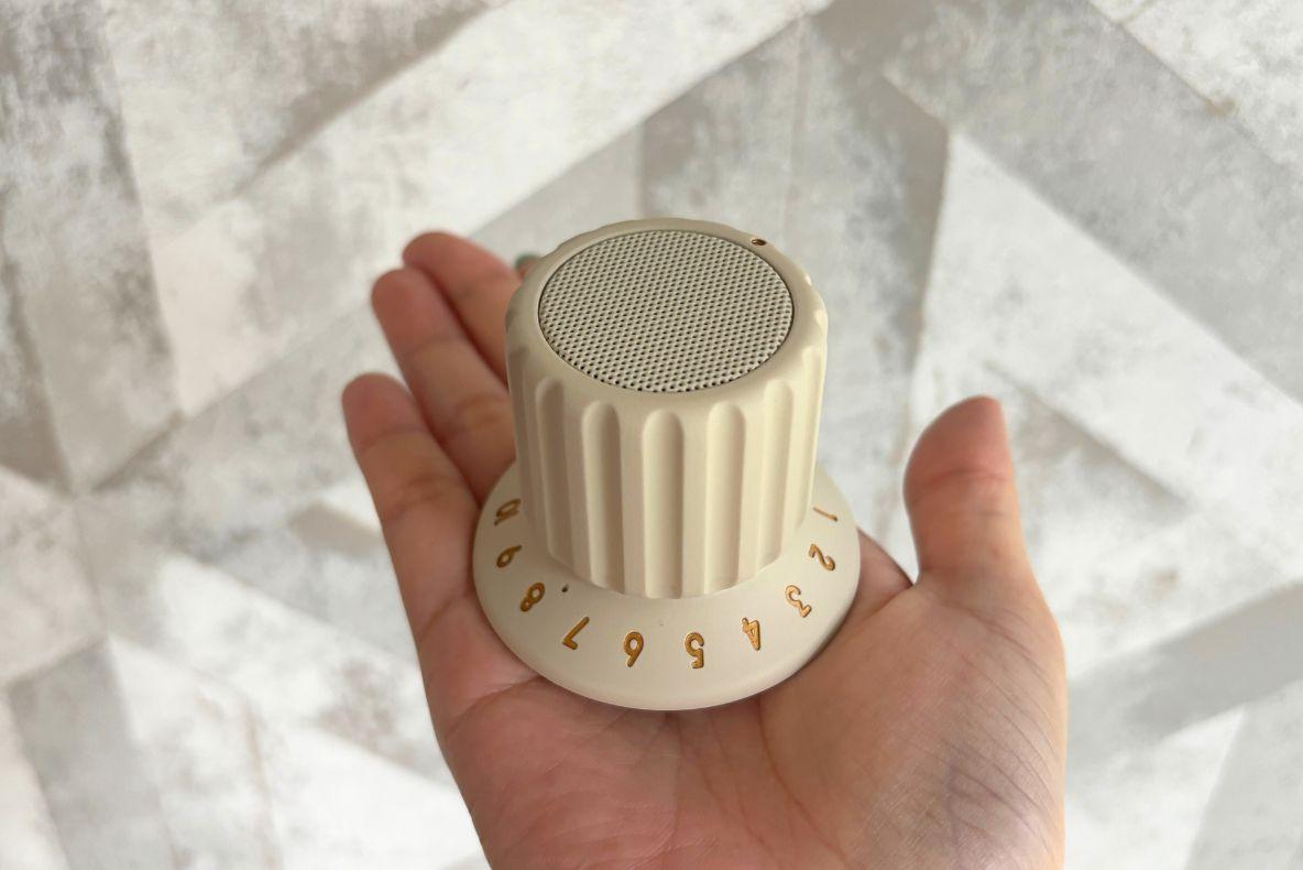 BRUNOの“つまみ”みたいなスピーカー。使ってみたら、機能がシンプルで