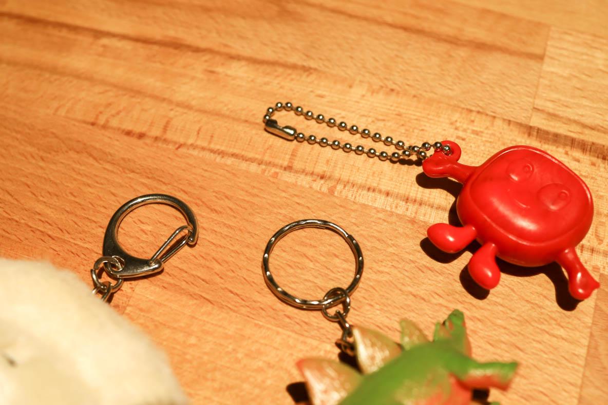 モンベルの隠れた逸品で、「カバンにキーホルダーをいっぱい付けたい