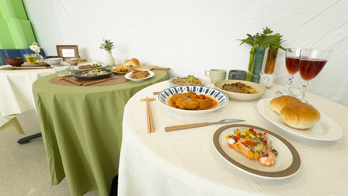 試食会で食べられる食材が並べられたテーブル