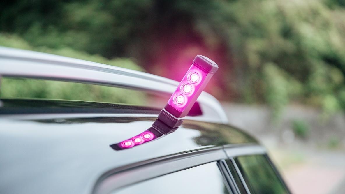 表示しないと罰金だよ。車の安全装備、用意しとこ！ | ROOMIE（ルーミー）