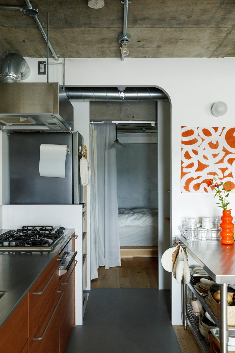 キッチンからみたパントリー