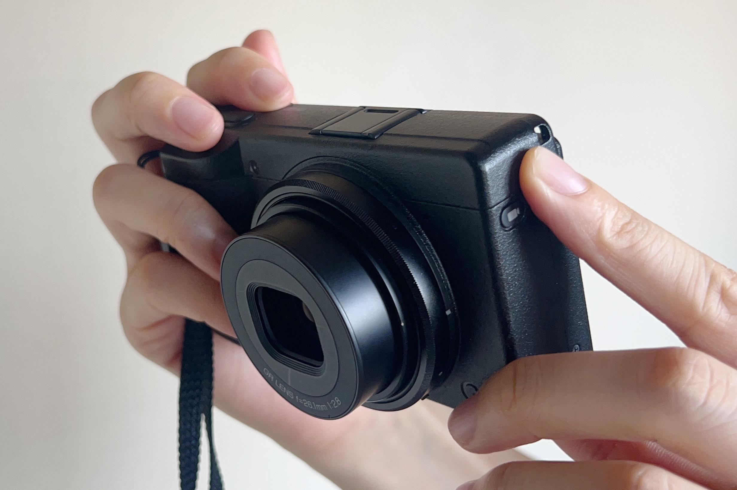 写真好きの私が10年越しに見つけた、理想のカメラ。「GR IIIx」を1ヶ月