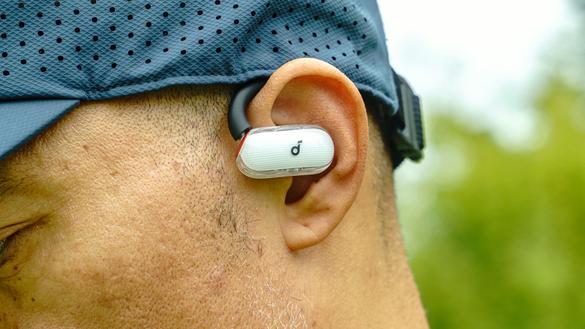 Ankerの「Soundcore V40i」がオープンイヤー型のネガティブイメージを 
