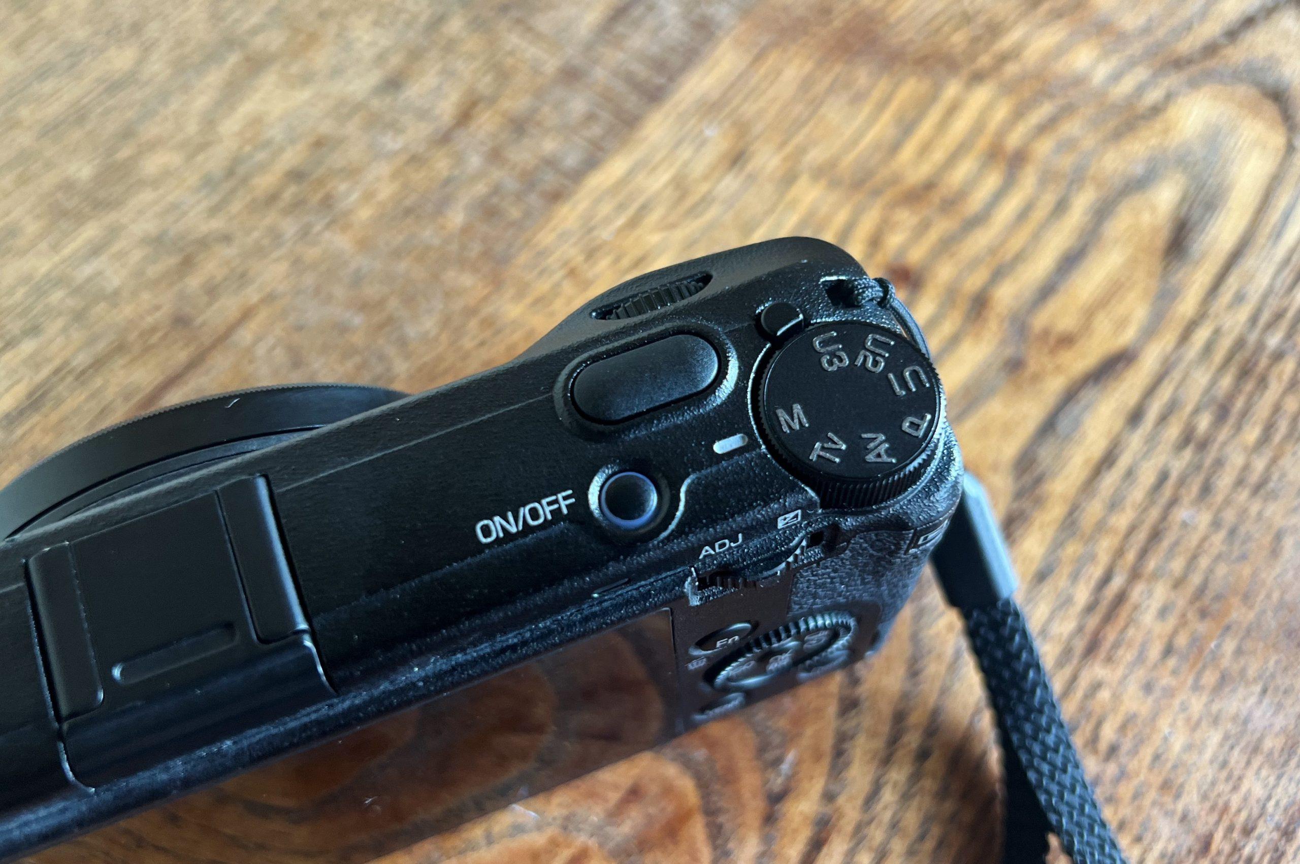 写真好きの私が10年越しに見つけた、理想のカメラ。「GR IIIx」を1ヶ月