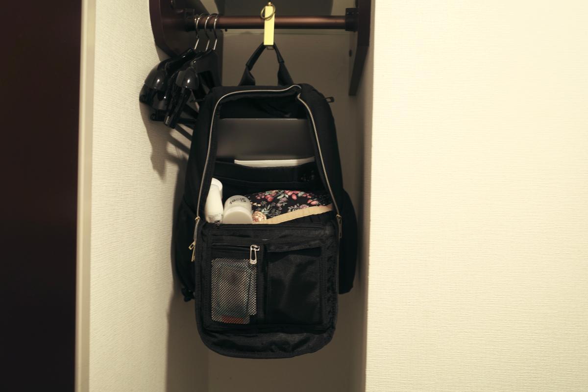 え、バッグハンガーまで付いてくるの？旅行者のこと、分かりすぎてる 