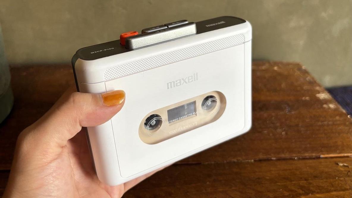 現代の便利さも兼ね備えた「カセットプレーヤー」。音楽を簡単に聴ける