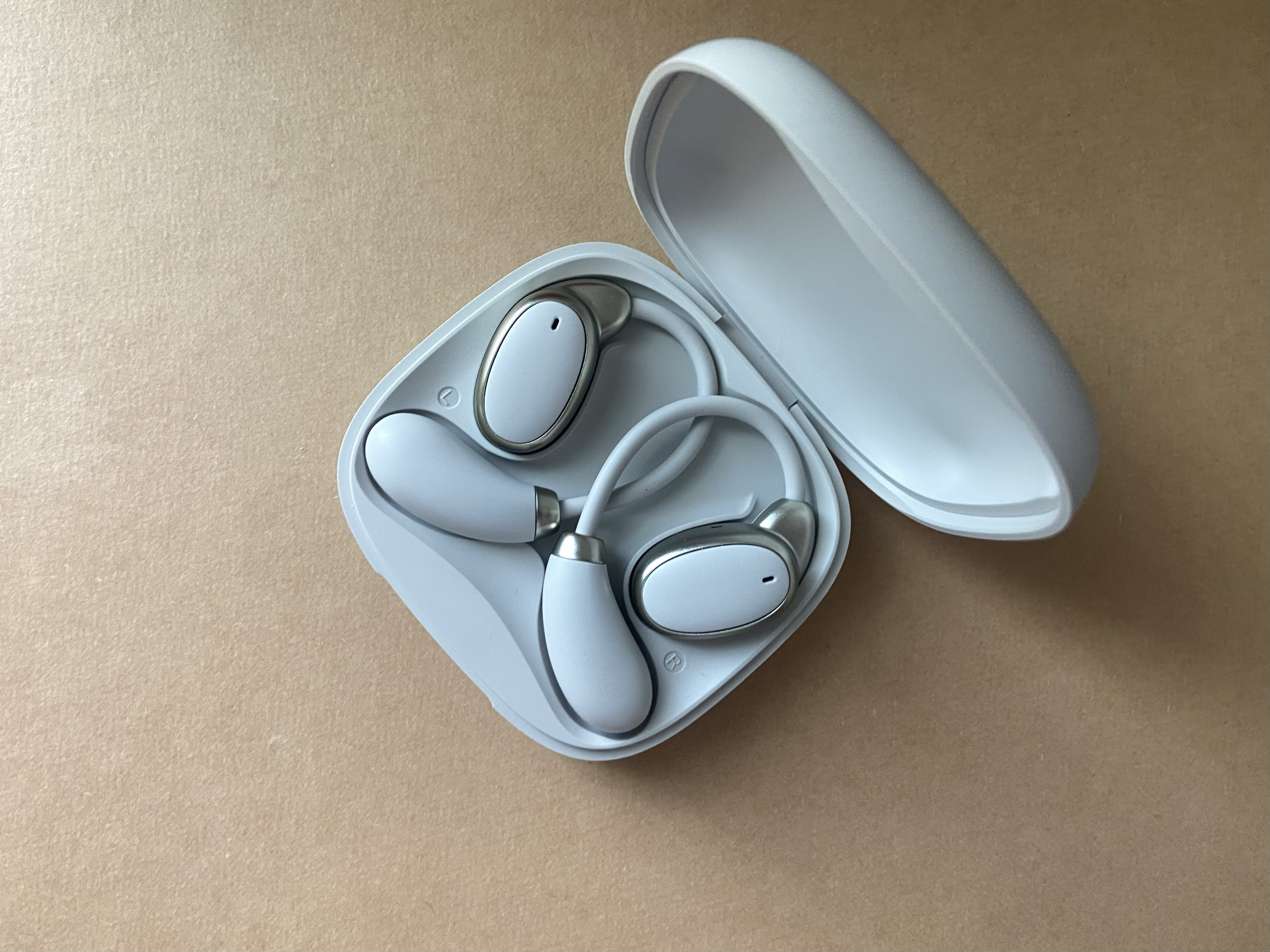 未来が来た！イヤホン型翻訳機「VORMOR V13」で言葉の壁はもう