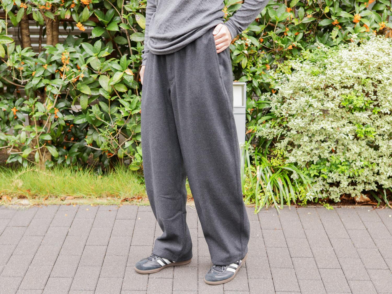 今年の「UNIQLO：Cのワイドパンツ」はスウェットなのに美シルエット