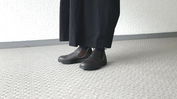Blundstoneの万能ローカット。ブーツとスニーカーのイイとこ取りで、秋