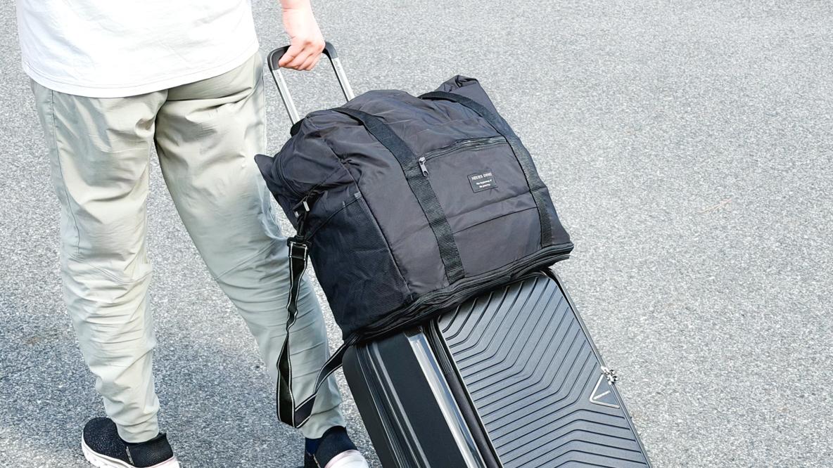 ニョキっと伸びて容量増！ スーツケース「KABUTO」は荷物が増えがちな