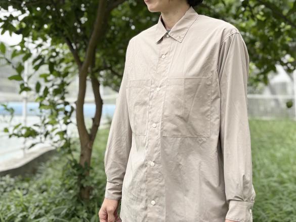 山と道のUL Big Pocket Shirt。着ていることを忘れるくらい軽いのに