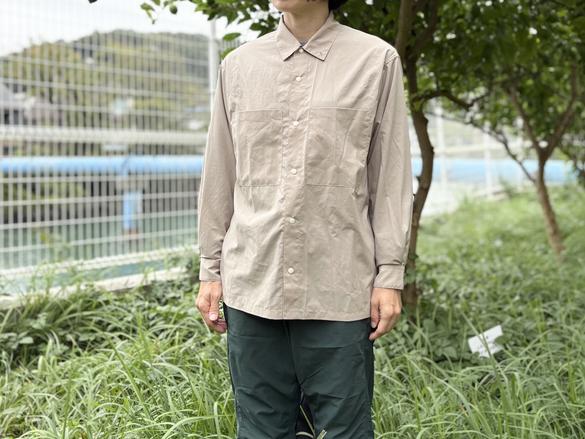 山と道のUL Big Pocket Shirt。着ていることを忘れるくらい軽いのに