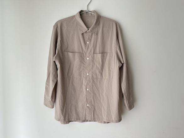 山と道のUL Big Pocket Shirt。着ていることを忘れるくらい軽いのに