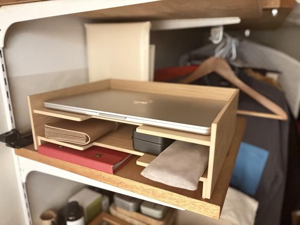 無印良品の「木製書類整理トレー」でノートパソコンの定位置ができまし
