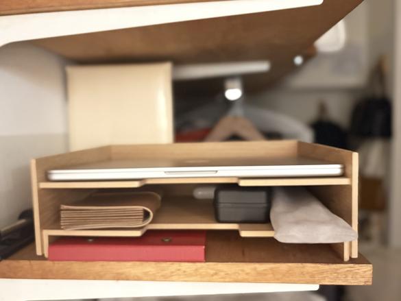 無印良品の「木製書類整理トレー」でノートパソコンの定位置ができまし