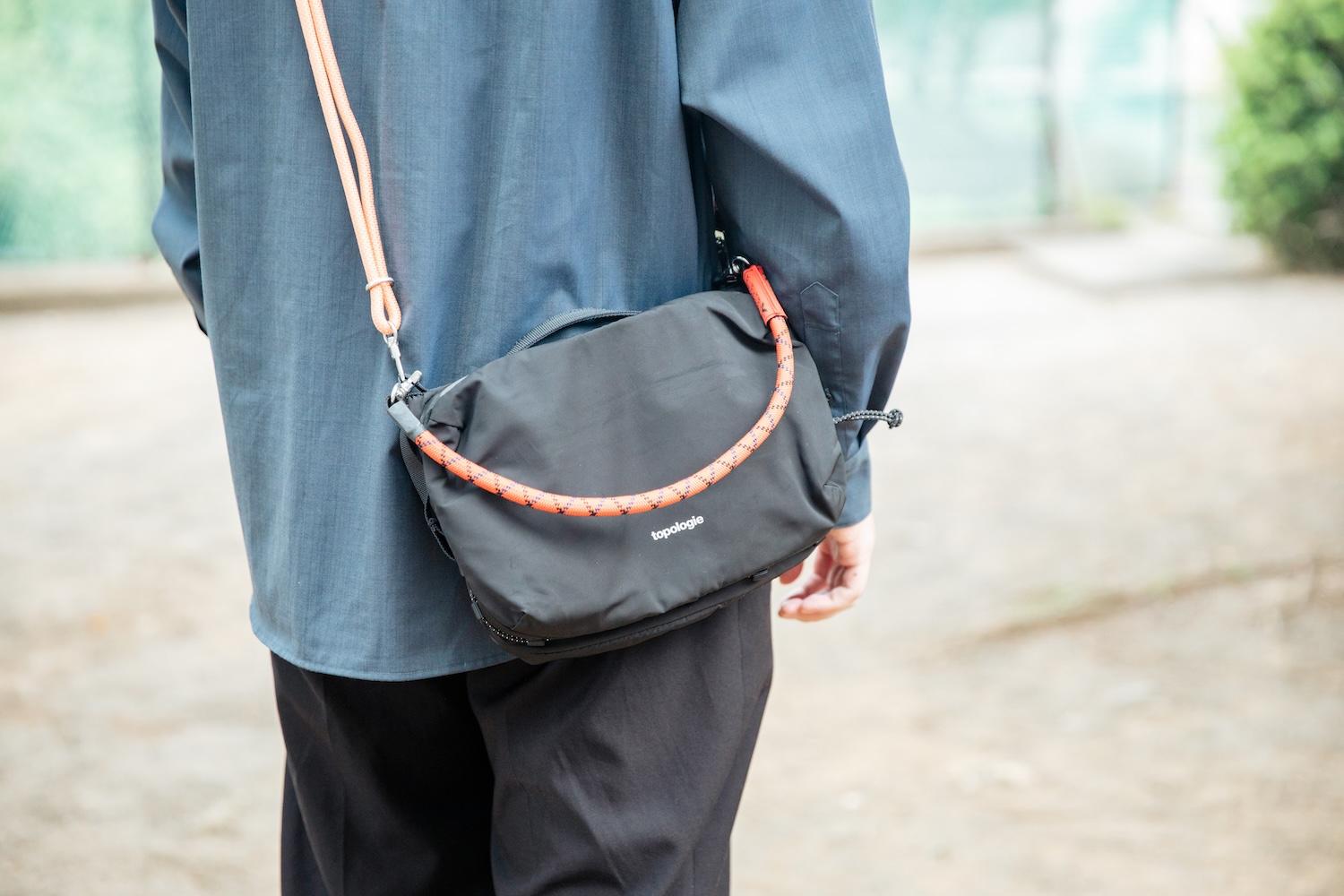 Topologie ボトルサコッシュ トポロジーのボトルサコッシュが「小さいバッグだと飲み物持ち歩き