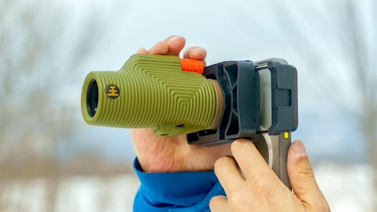ZOOM TUBE 8X32をスマホに装着するだけで登山・キャンプでの撮影がグッ