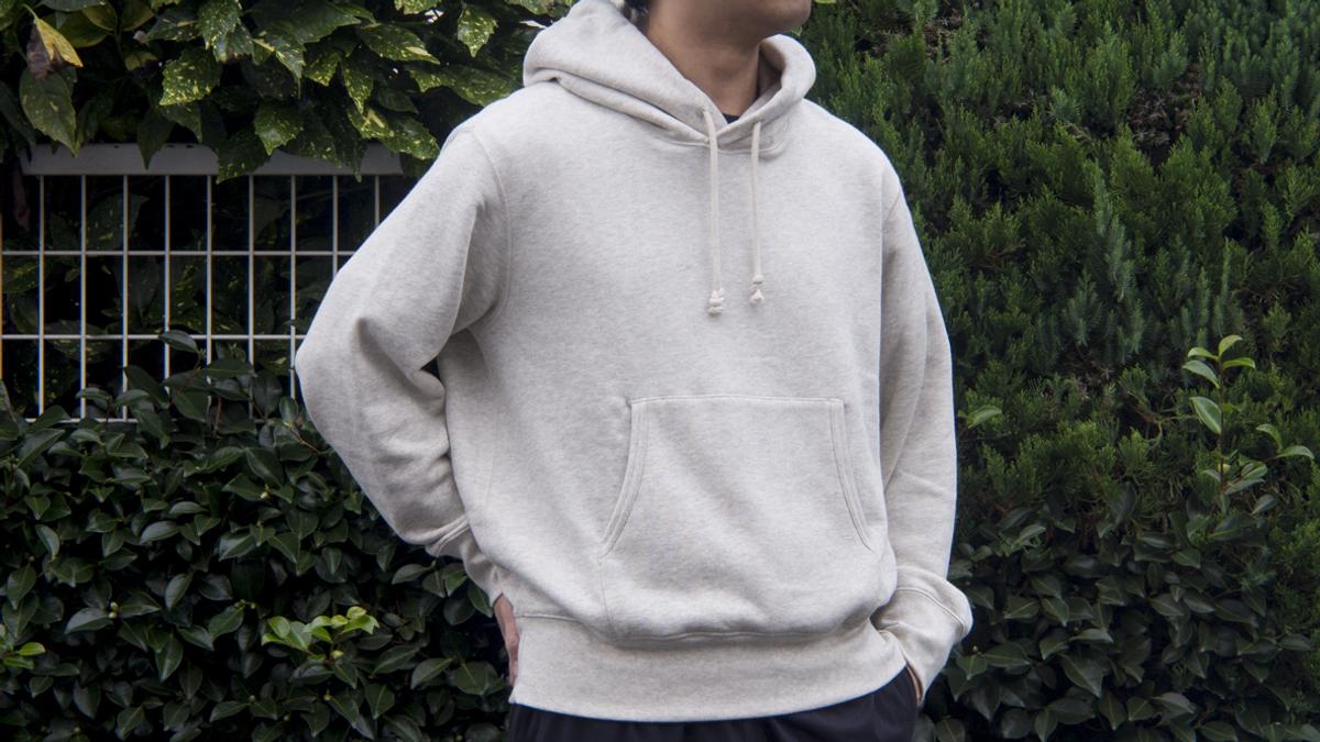 シルエットが綺麗な「スウェットパーカー」はMUJI Laboで。 着心地も丈 
