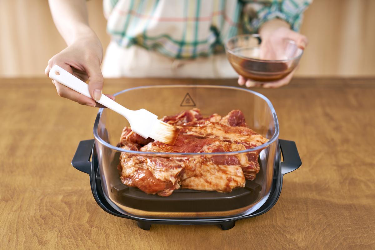 Ninja Crispi 「テーブルクッカー」で調理する様子