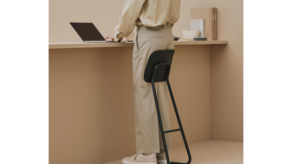 椅子なのに座らない｡スタンディングワークがはかどるコレ、即買い案件