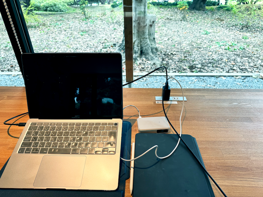 CIO nova port trioⅡ 67WでipadとMacBookAirとモバイルバッテリーを充電するCIO nova port trioⅡ 67W