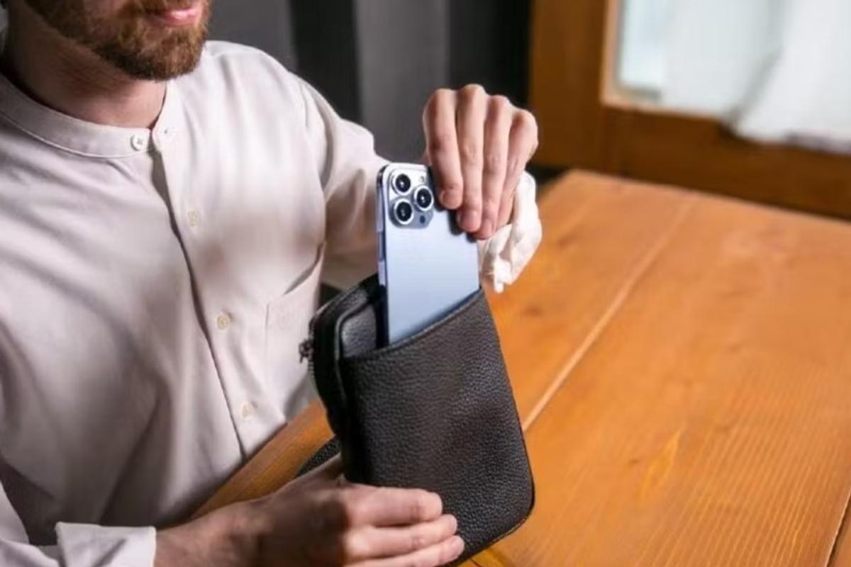 本革なのに「270g」ってマジ？ミニマリストが選んだ装備すべき3WAY