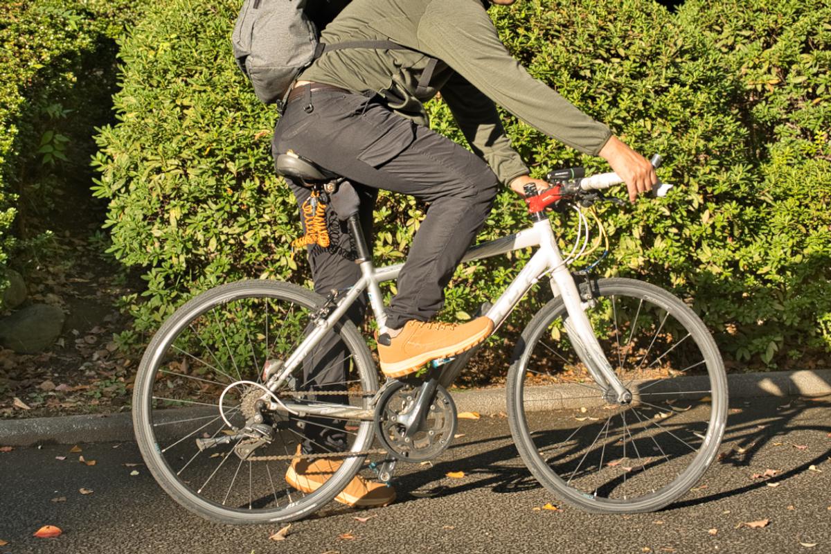 ワークマン「エックスシェルター 断熱βライトウォームストレッチパンツ」