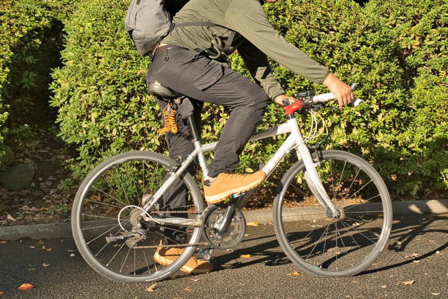 ワークマン「エックスシェルター 断熱βライトウォームストレッチパンツ」