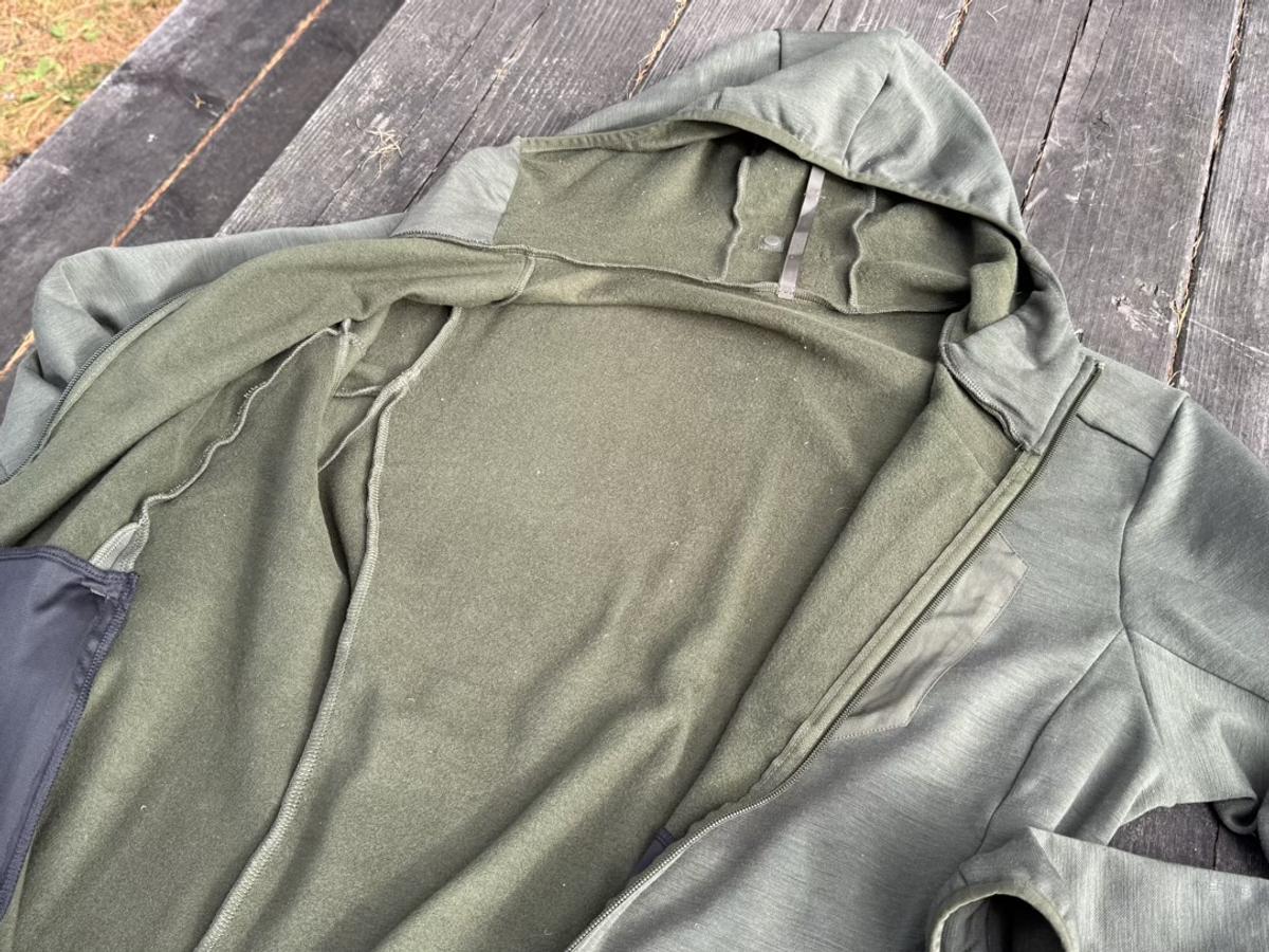 ワークマン「メリノテック®アクティブインサレーションフーディー」