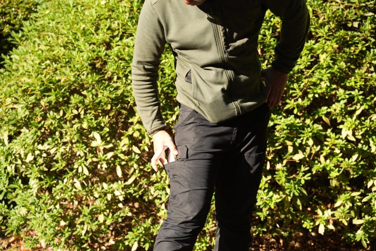 ワークマン「エックスシェルター 断熱βライトウォームストレッチパンツ」