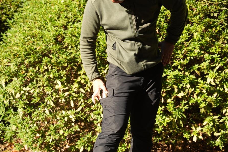 ワークマン「エックスシェルター 断熱βライトウォームストレッチパンツ」