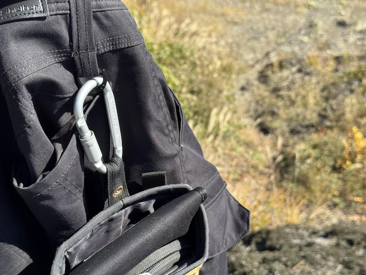 ワークマン「エックスシェルター 断熱βライトウォームストレッチパンツ」