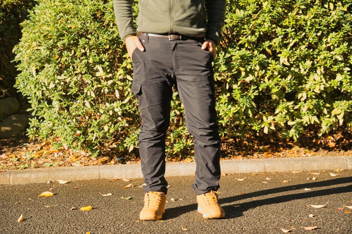 ワークマン「エックスシェルター 断熱βライトウォームストレッチパンツ」