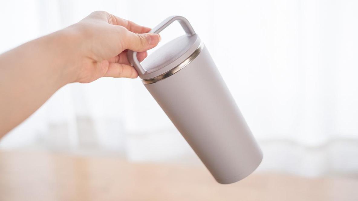 象印のこのタンブラーで、やっとペットボトル卒業しました。「洗いやす