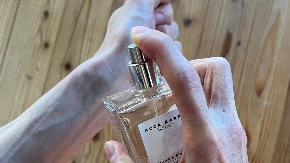 あらゆる香水を試して辿り着いた「理想の石けん系コロン」。夫婦で