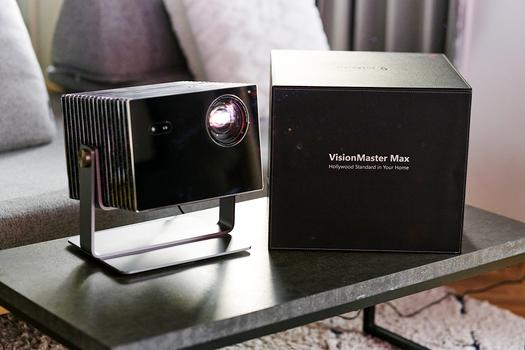 黒”にこだわると映画はここまで変わる。「Valerion VisionMaster Max 