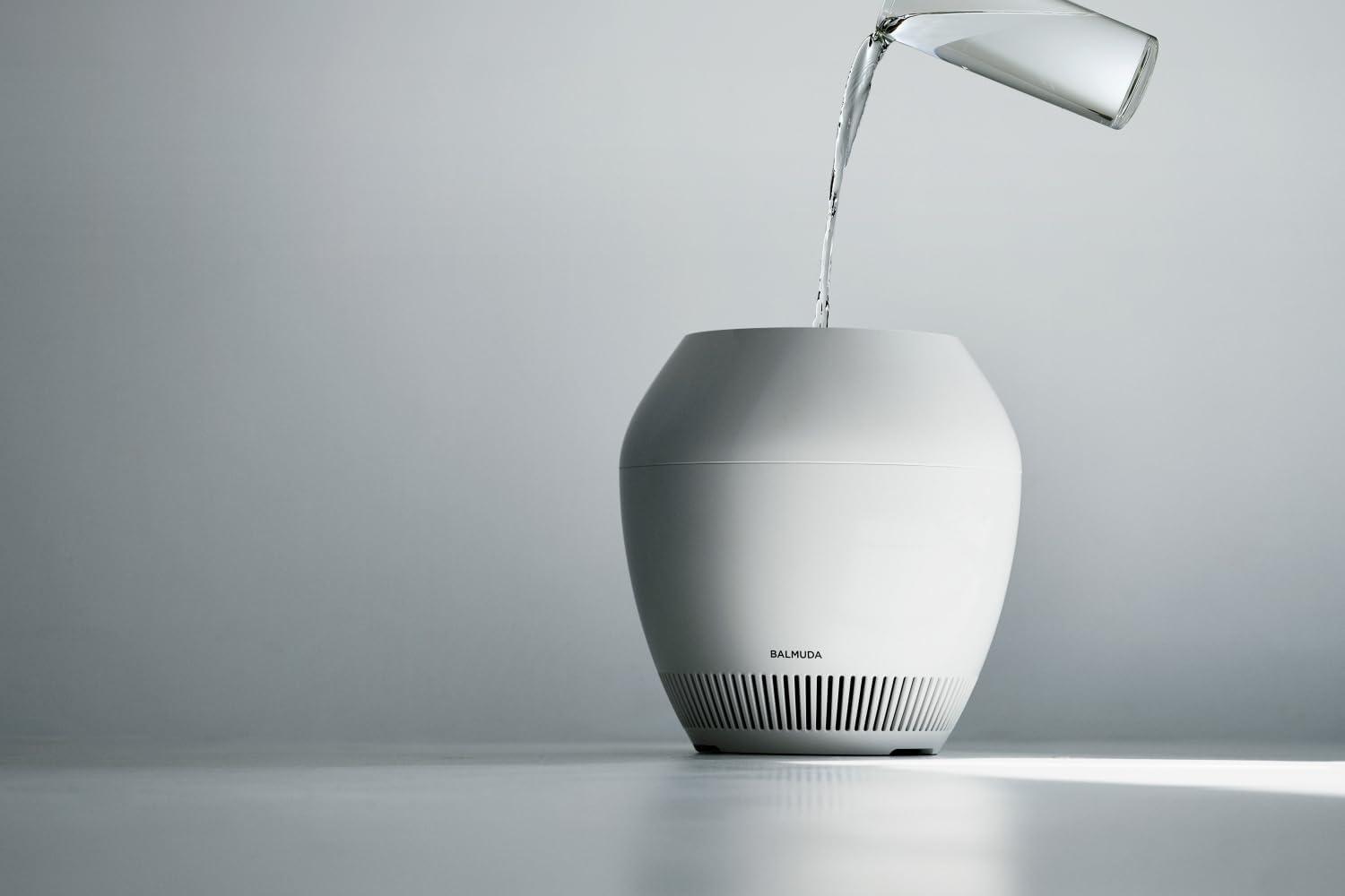 意外と知らないバルミューダの加湿器。タンクを運ばず「上から給水