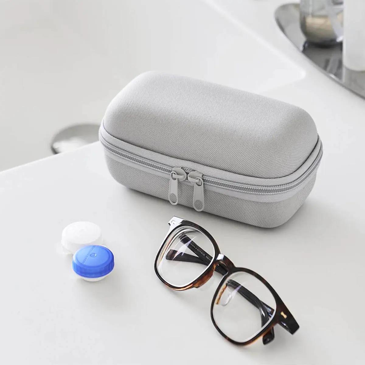 山崎実業の新作で「メガネもコンタクトも使う人のあるあるな悩み」が