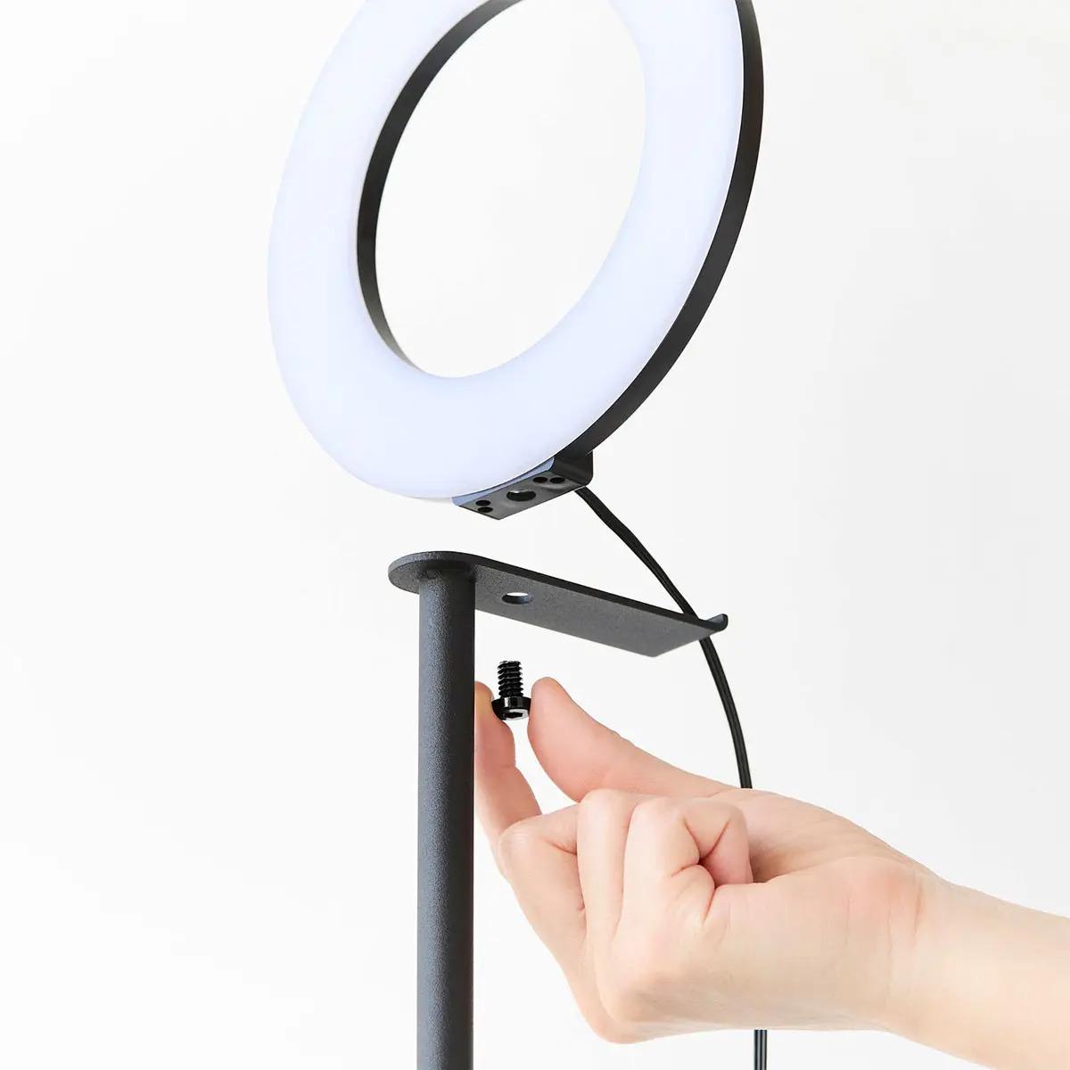 山崎実業「デスク奥ゲームコントローラー収納ラック スマート」のネジ取り付け部分